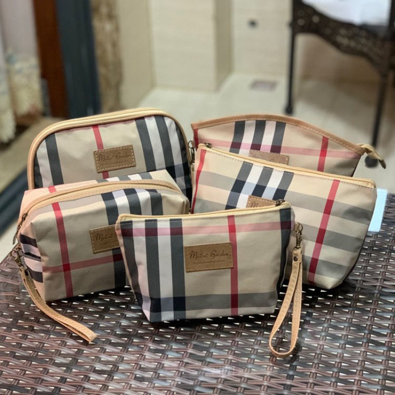 新款格子防水化妆包便携式手机袋零钱包彩妆收纳手拿小包高颜值