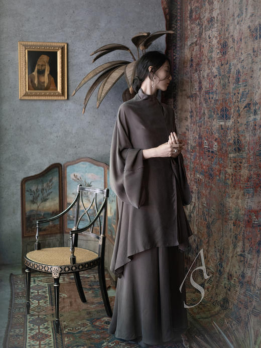 Ruohan 25AW 灰色铜氨丝斜襟纽扣上衣 商品图1