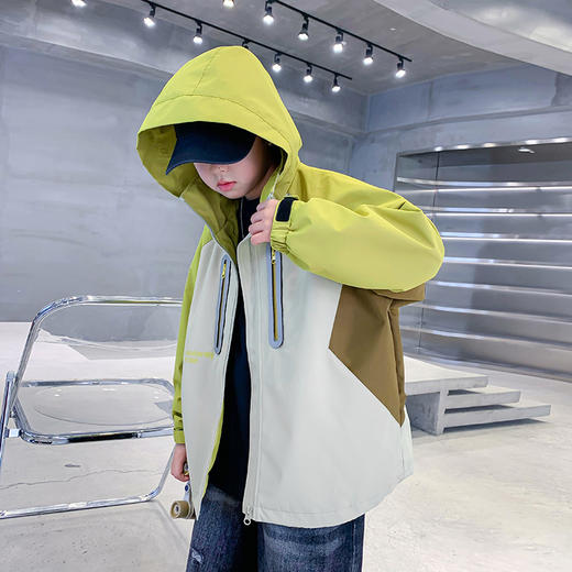 男童外套春秋款儿童2025新款秋季男孩冲锋衣大童早秋装上衣 商品图3