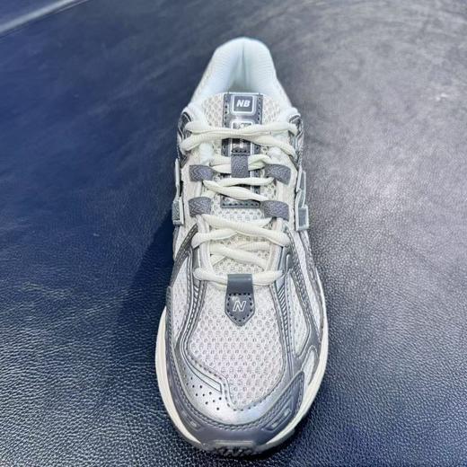 【云粉节】 【新品】7楼 NewBalance男女百搭舒适运动老爹鞋吊牌价：1099元 商品图1