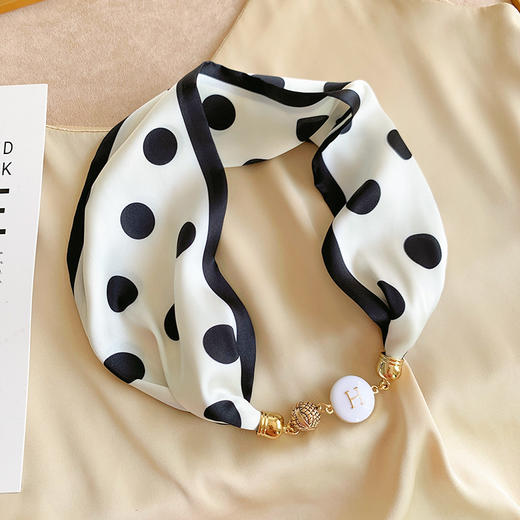 【懒人必备✨磁吸扣丝巾+珍珠项链】一秒搞定优雅造型💎磁吸扣丝巾 ，珍珠项链懒人装饰 ，夏秋scarf护颈装饰新款领巾，护颈保暖又时尚，夏秋出街必入❗ 商品图9