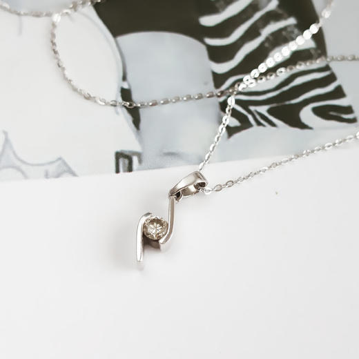 【天然正品】PT900铂金简约时尚款0.15ct钻石吊坠项链300825NJS24 现售价：1480特价！ 商品图4