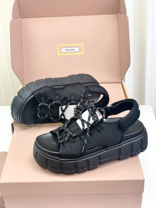 Miu家2025专柜最新款 时尚抽绳绑带厚底魔术贴凉鞋 商品图4