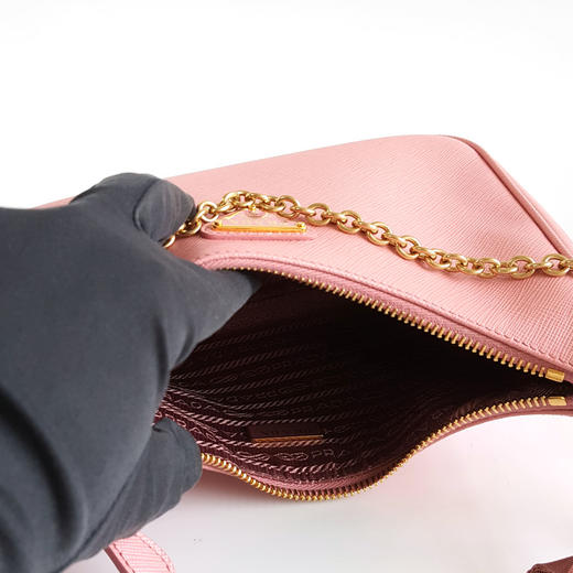 【95新】Prada普拉达花瓣粉色全皮hobo三合一单肩斜挎包 女士 110925NJS09 现售价：8180 商品图7