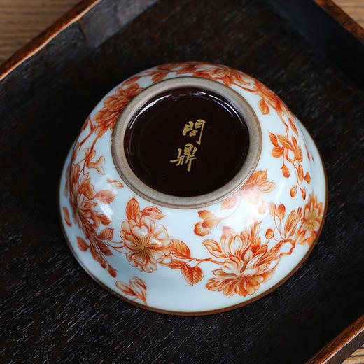 问鼎汝瓷鼎峰系列月白老款品茗杯 （梵红樱花） 商品图1