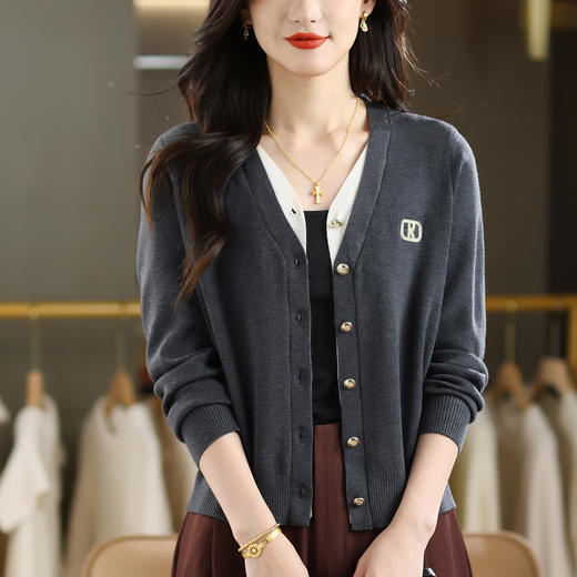 CC 101-9506假两件外套款针织开衫轻奢高级感 商品图0