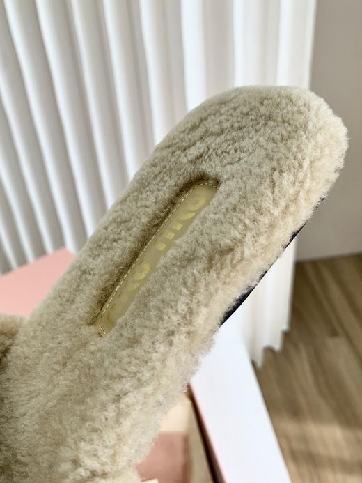 缪家2025秋冬新款时尚薄底懒人羊羔毛半拖 商品图10