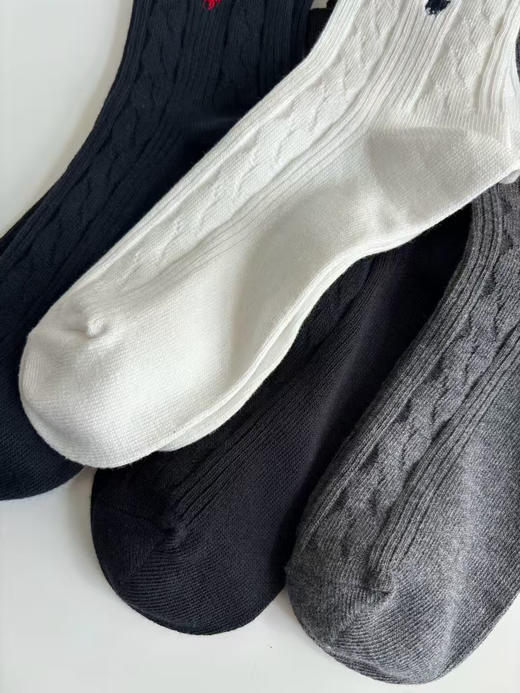 原单正品POLO麻花小马中筒袜，一卡四双
材质:80%精梳棉20%氨纶，卡纸包装。
适合尺寸:男袜38-45码 商品图6