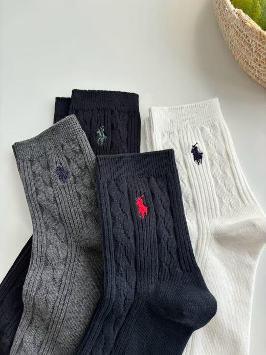 原单正品POLO麻花小马中筒袜，一卡四双
材质:80%精梳棉20%氨纶，卡纸包装。
适合尺寸:男袜38-45码 商品图4