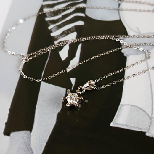 【天然正品】PT900铂金简约时尚款0.19克拉钻石吊坠项链300825NJ10 现售价：2980 商品图4