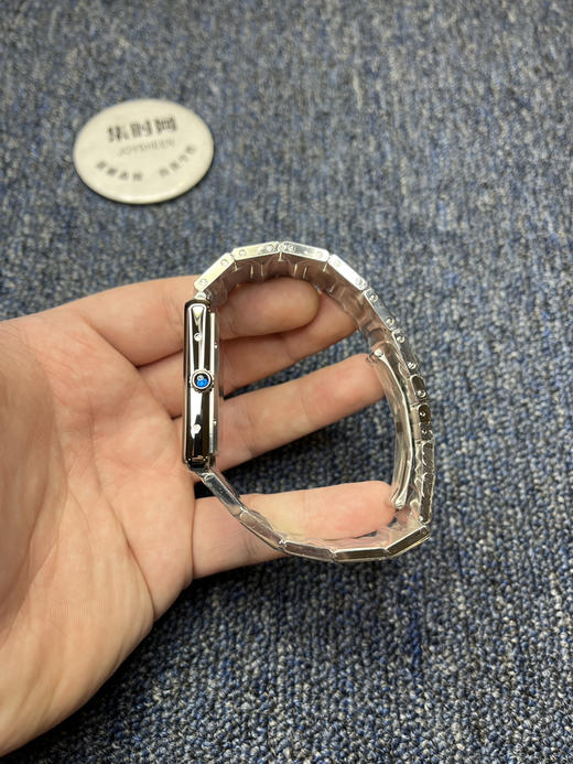 卡地亚Tank AF坦克系列 大号 男士机械腕表
【表壳】表盘尺寸：大号40.85mm*31mm 商品图4