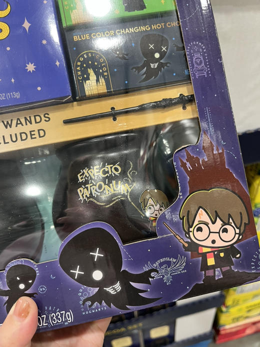 🪄 Harry Potter 哈利波特魔法变色热可可礼盒套装 🎁✨ 走进霍格沃茨的魔法世界，一杯热可可就能开启奇幻体验！这款变色热可可套装 不仅美味，更充满惊喜与收藏价值。 商品图2