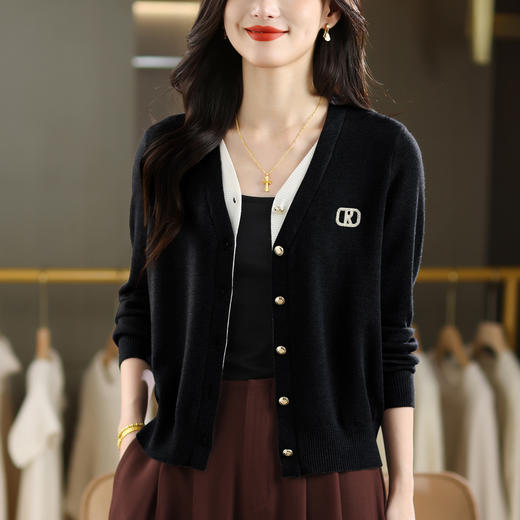 CC 101-9506假两件外套款针织开衫轻奢高级感 商品图1