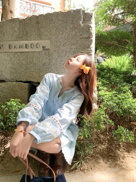 <曾小咸推荐>现货秒杀！微信超特价！蓝色刺绣长袖衬衫 日常169.99 立减80 秒杀89.99！蓝色半裙 日常109.99 立减50 秒杀59.99！ 商品图11