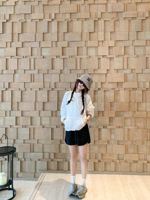 <曾小咸推荐> 现货秒杀！微信超特价！韩系黑色带钻休闲短裤 日常129.99 立减70 秒杀59.99！ 商品图5