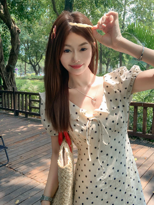 <曾小咸推荐>现货秒杀 ！微信超特价！法式复古收腰波点连衣裙 日常199.99 立减100 秒杀99.99！！ 商品图12