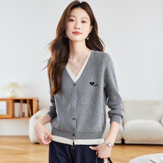 CC设计感拼色假两件毛衣开衫女2025春秋羊毛针织外套洋气外搭上衣 商品图3