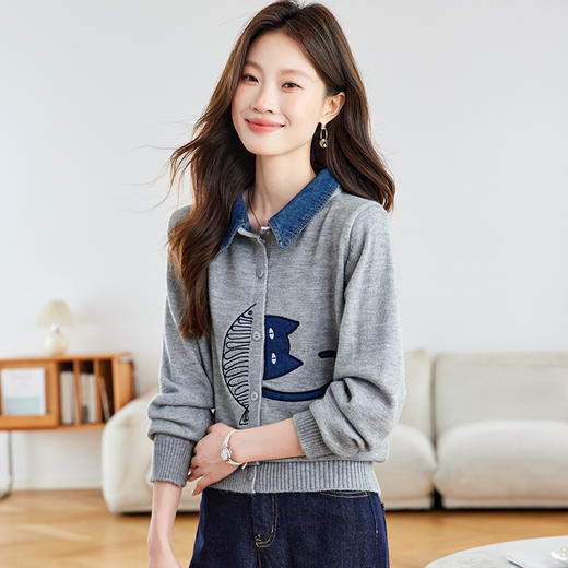 CC牛仔拼接衬衫领针织开衫女春秋2025新款翻领刺绣毛衣外套短款外搭 商品图1