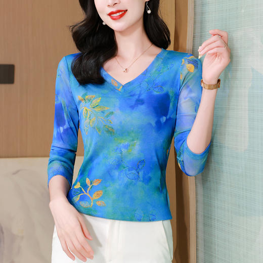 KQL 520N89171时尚纱网印花长袖V领修身显瘦洋气打底衫T恤 商品图1