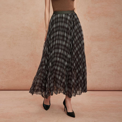 QG501斯尔丽2025秋季新款百搭压褶不规则显瘦遮肉A字设计感格子半身裙 商品图11