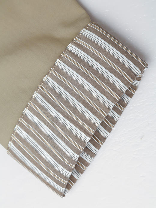 时髦精必备！卡其色短款双排扣风衣，演绎随性街头风 商品图3