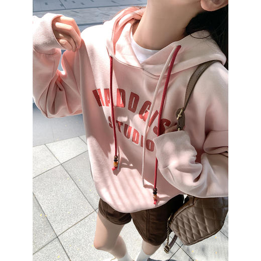 <曾小咸推荐>字母印花连帽卫衣长袖【预售款，预计3-15天发货】 商品图1