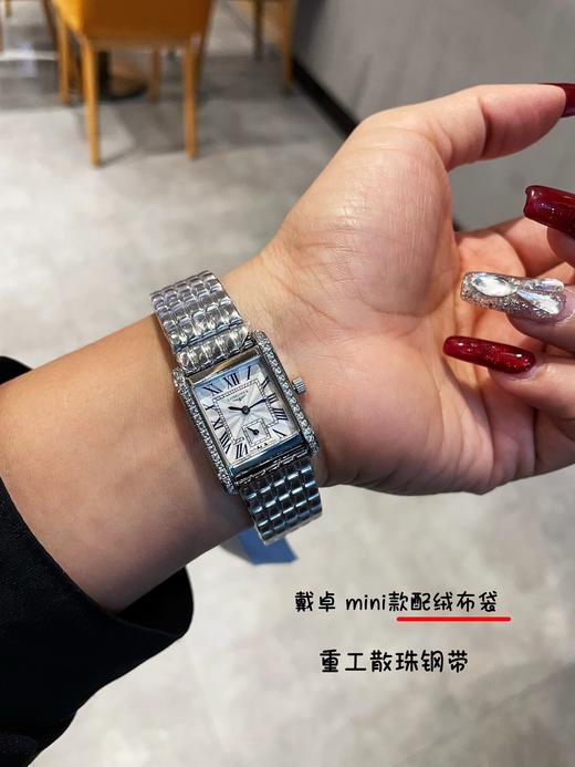 迷你黛绰维纳系列 石英机芯 30米防水 女表 瑞表 29mm 白色表盘 精钢表壳 精钢表带（SP） 商品图8