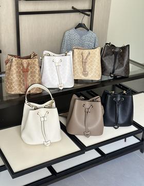 蔻家最新款水桶包