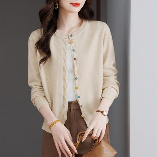 CC高腰针织开衫女短款2025早秋新款小款外搭上衣配裙子毛衣薄外套女 商品图1