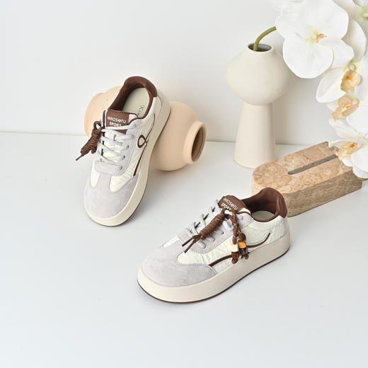 经典鲨2025秋专柜新品猪皮革系带舒适平底休闲板鞋德训鞋女KW316-537081 商品图2