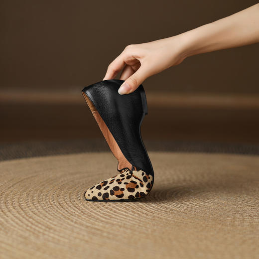 【预售5天】软真皮豹纹羊皮平底单鞋女内增高新款春秋季尖头浅口中跟女鞋LD&7418 商品图3