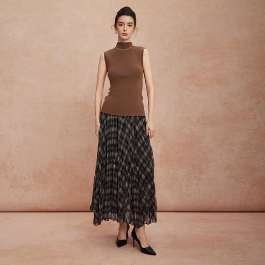 QG501斯尔丽2025秋季新款百搭压褶不规则显瘦遮肉A字设计感格子半身裙 商品图12