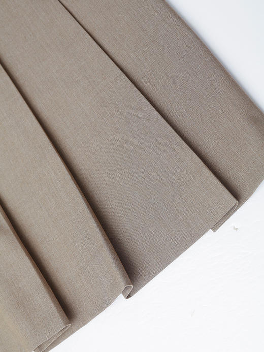 简约而不简单！卡其色百褶西装半裙，诠释职场优雅新风尚 商品图3