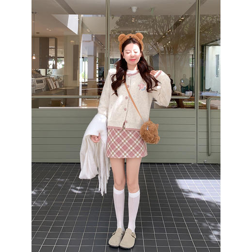 <曾小咸推荐>单排扣针织开衫毛衣女【预售款，预计3-15天发货】 商品图2