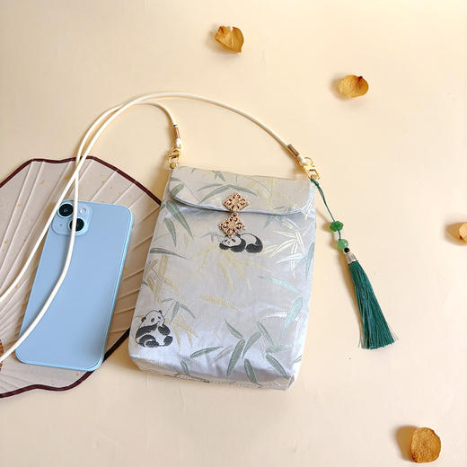 原创非遗香云纱手工手机包女新中式国风斜挎真丝高级感包迷你小包 商品图7