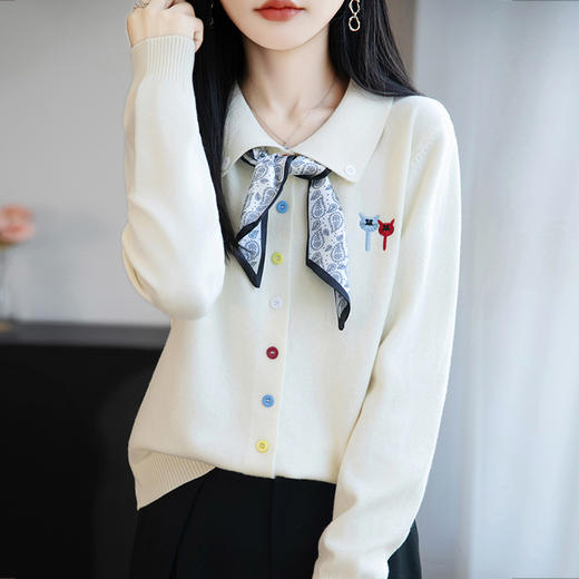 CC带丝巾的上衣高级感秋装针织开衫女2025新款漂亮洋气翻领毛衣外套 商品图2