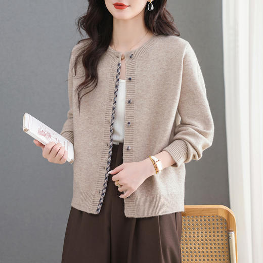 CC高级感安哥拉红针织衫开衫2025秋季新款圆领拼色洋气短款毛衣外套 商品图2