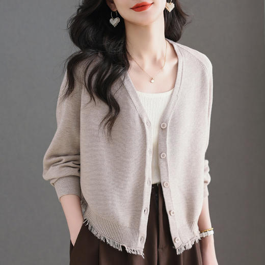 CC短款蝙蝠衫女春秋薄款流苏针织开衫漂亮洋气减龄毛衣外套2025新款 商品图0