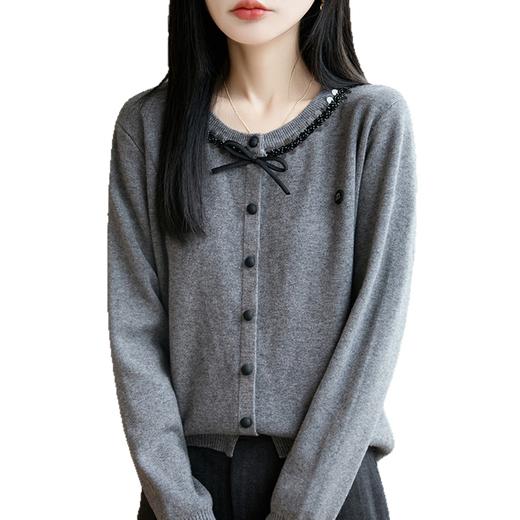 CC设计感小众针织开衫女春秋外搭气质轻奢上衣宽松短款休闲毛衣外套 商品图4