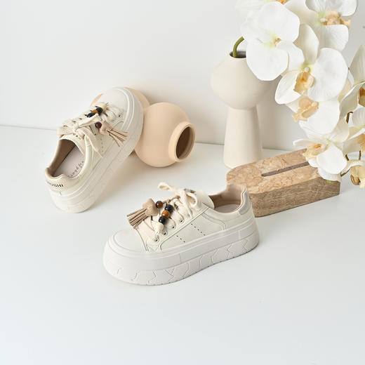 经典鲨2025秋季专柜新品百搭圆头系带舒适平底休闲小白鞋女KW316-537061 商品图1