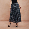 QG501斯尔丽2025秋季新款百搭压褶不规则显瘦遮肉A字设计感格子半身裙 商品缩略图0