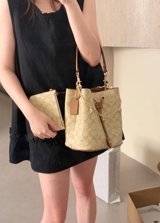 蔻家最新款水桶包 商品图4