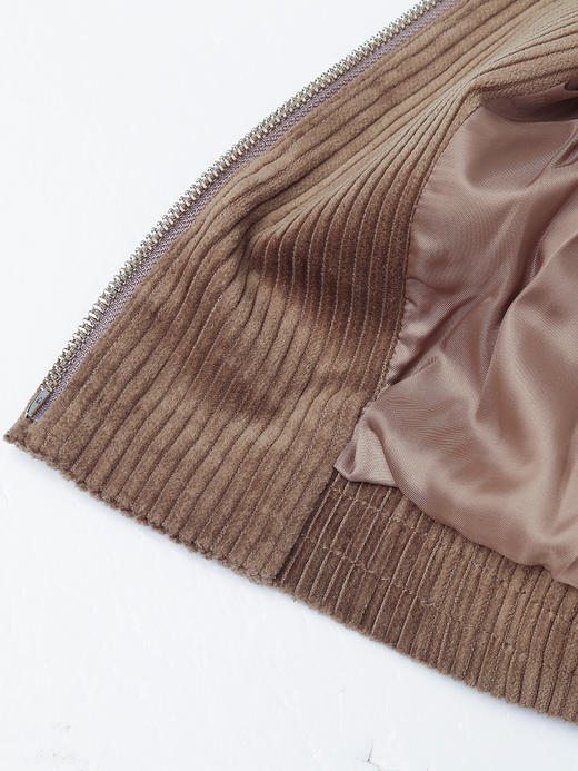 秋日氛围感必备！焦糖色灯芯绒外套，演绎复古慵懒风 商品图4