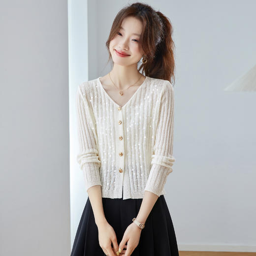 CC2025早秋新款高级感轻奢名媛风亮片V领针织开衫女薄款外套上衣 商品图0
