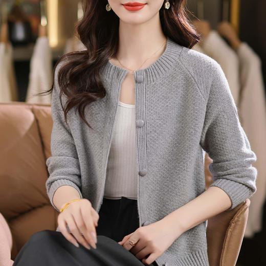 CC圆领针织开衫女短款春秋新款长袖宽松显瘦毛衣薄款打底衫上衣外套 商品图1