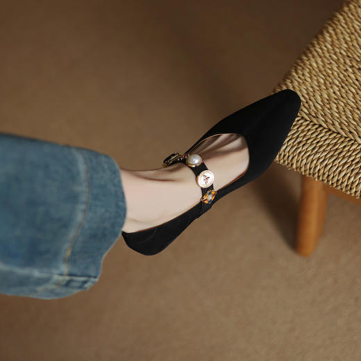 【预售5天】法式晚风复古方头浅口单鞋女春秋新款绒面气质休闲粗跟玛丽珍鞋子FDME&FD9110-2 商品图3