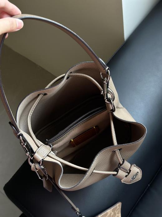 蔻家最新款水桶包 商品图9