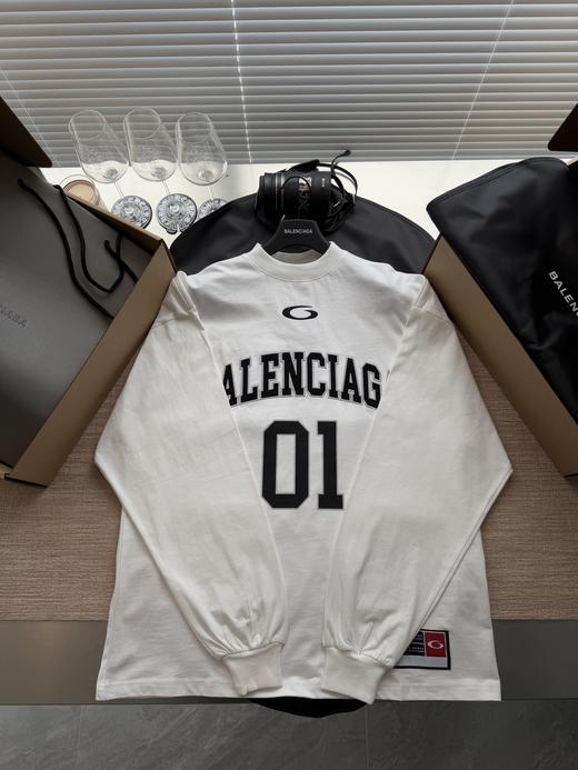 NZ405-换季清仓不退不换！ 巴黎世家 新款Basketball Series刺绣01长袖T恤 男女同款 （NZ*WG） 商品图4