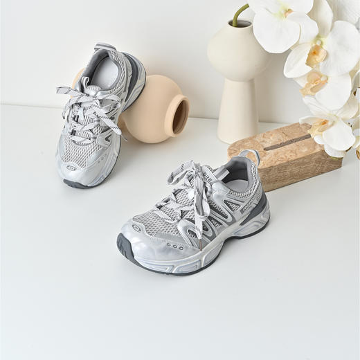 经典鲨2025秋季专柜新款韩版网面透气舒适脏脏鞋跑步休闲老爹鞋女KW219-537101 商品图3