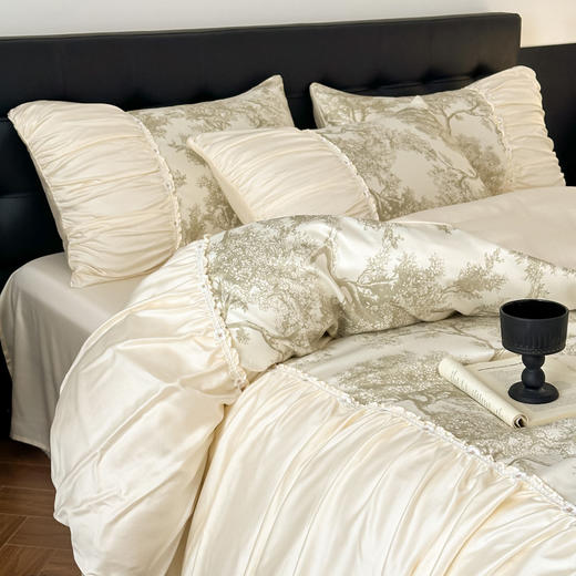 「中古风遇上法式优雅✨」丝滑水洗真丝四件套，A类丝滑水洗真丝床上用品被套 ，让你的卧室秒变浪漫复古大片🎞️！ 商品图1